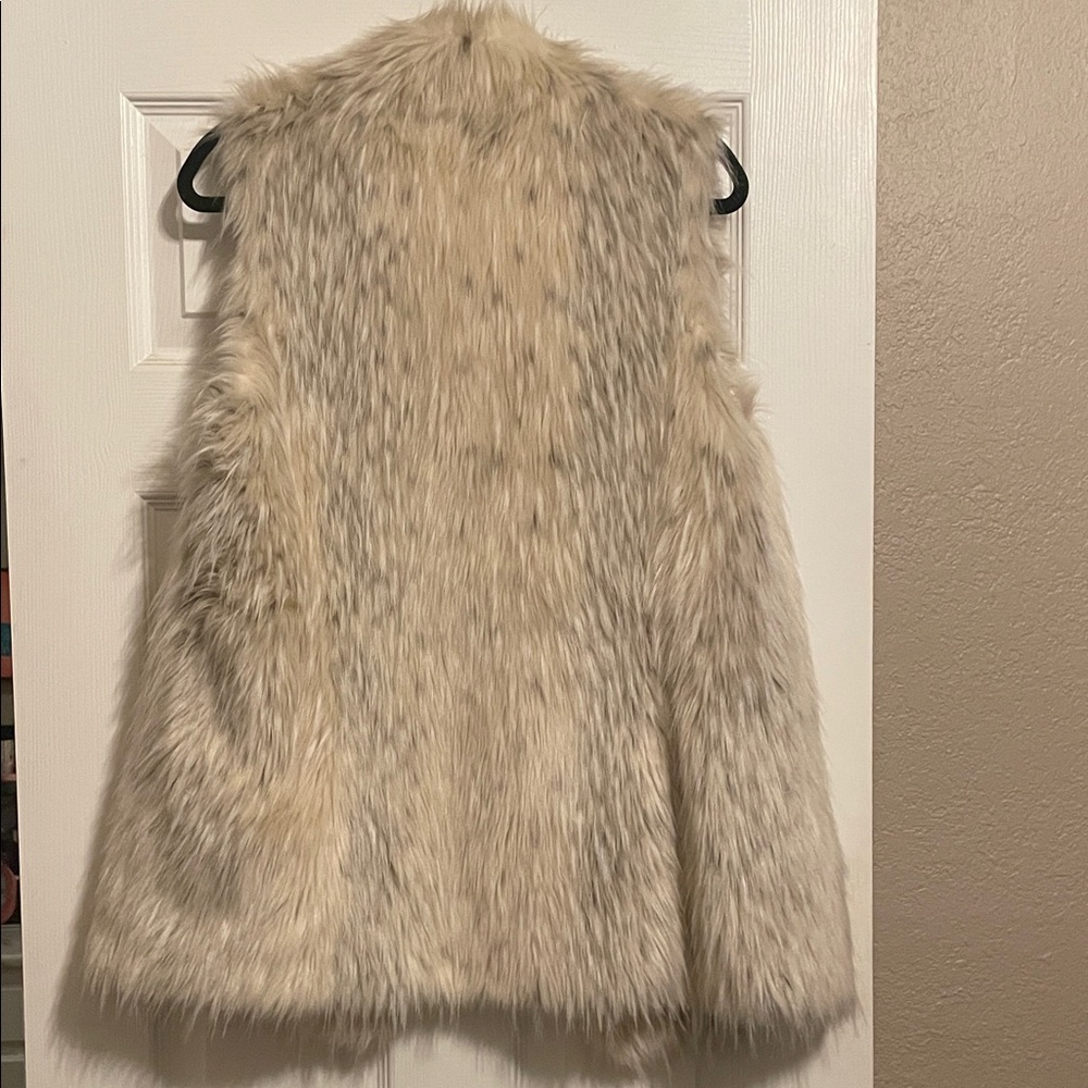 Rachel Zoe Cream Faux Fur Vest - Picture 5 of 5